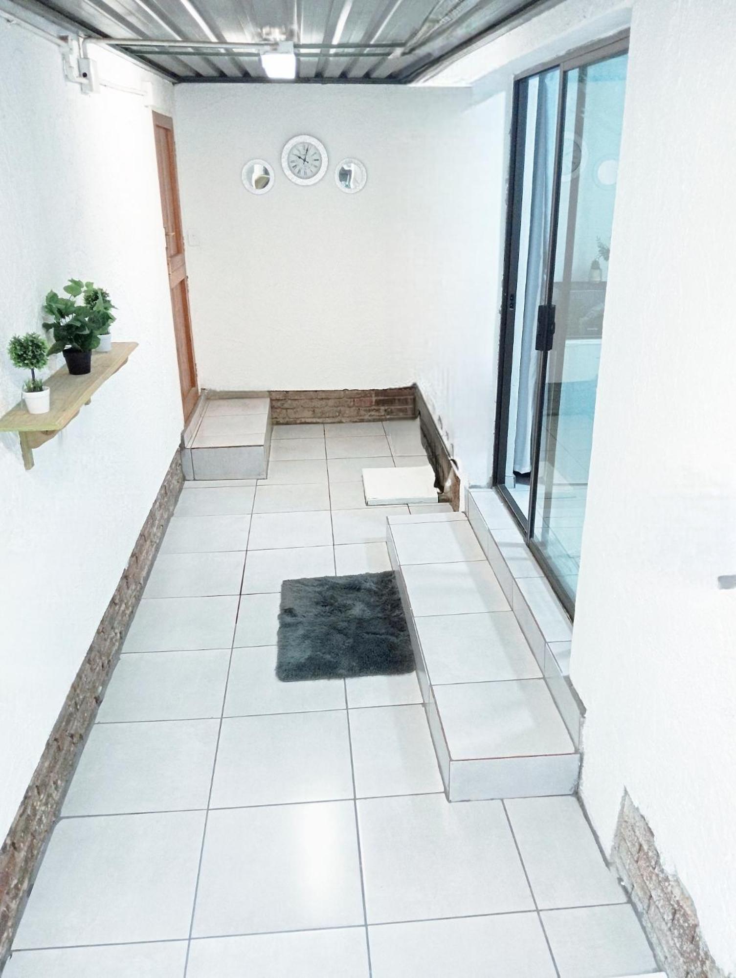 Apartmán Be Our Guest Near Or Tambo International Airport Boksburg Exteriér fotografie